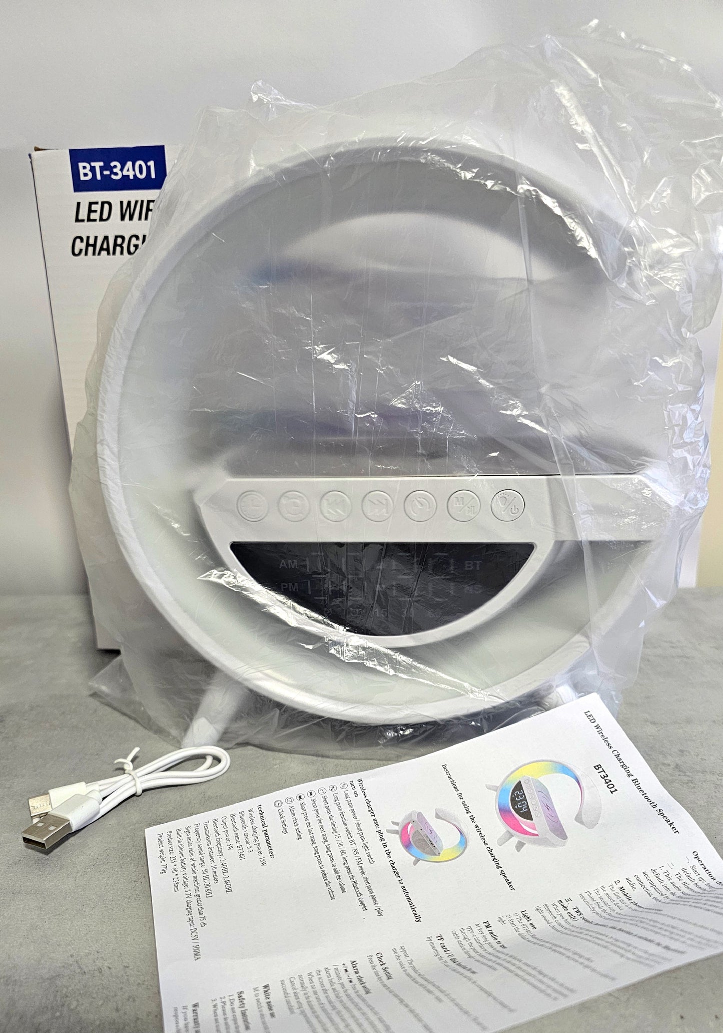 Lampada Led Cassa Bluetooth Multifunzione con Ricarica Wireless 15W, Luci LED, Orologio, Sveglia, Radio FM e Rumori Bianchi