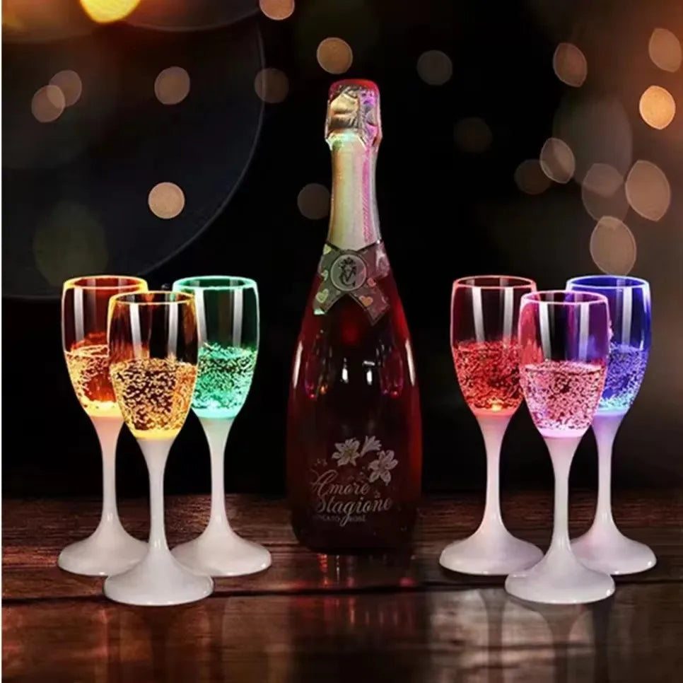 Bicchieri da vino e champagne con luci a LED, set da 6 bomboniere per adulti, bicchieri da champagne in plastica colorata che si illuminano