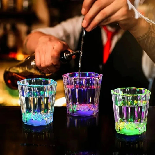 12/24 Pezzi Bicchieri LED Illuminati - Bicchieri da Shot Brillanti, Bicchieri Luminosi per Drink e Party, Effetto Glow nel Buio